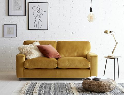 DFS So Simple: Τριθέσιος καναπές Guy σε Simply Velvet σε Vintage Mustard
