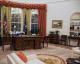 Præsident Donald Trump er begyndt at renovere det ovale kontor
