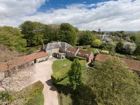 Manor Farm House - Wiltshire - Vivien Leigh - antena - Savills