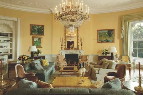 الغرفة البيضاوية الصفراء في البيت الأبيض ، صممها مايكل سميث