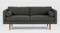 Compre um sofá moderno Monroe de meados do século West Elm. Procure por menos