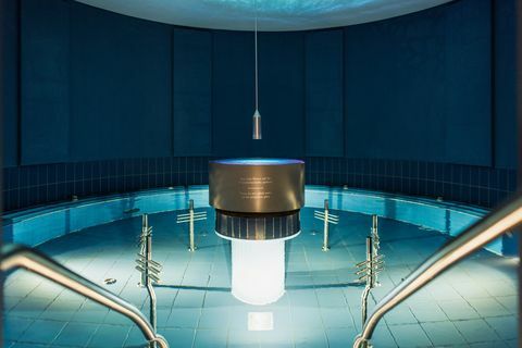 สีน้ำเงิน น้ำ สระว่ายน้ำ สถาปัตยกรรม Thermae ยามว่าง ออกแบบภายใน ศูนย์นันทนาการ อาคาร สมมาตร 