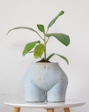 etsy uk shop yeux studios, vase bum en pot de plante en béton fait à la main