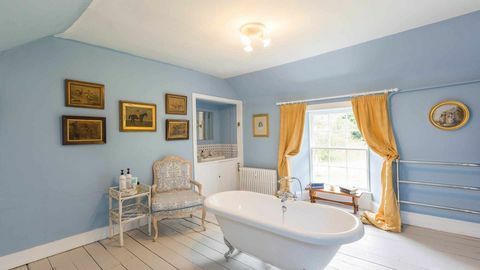 Wardhill Castle - ванная комната - Scotts Castle Holidays