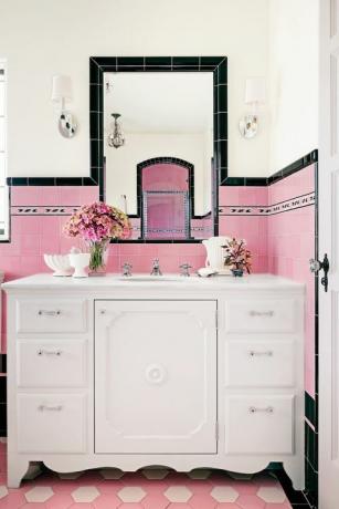 핑크, 룸, 가구, 서랍장, 인테리어 디자인, 캐비닛, 드레서, 욕실, 타일, 서랍, 