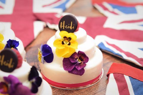 Kraljevska poročna torta iz pekarne Heidi