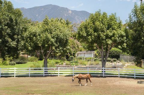 Опра Уинфри, Калифорнийская конная ферма