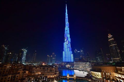 Eine Lasershow auf dem Burj Khalifa