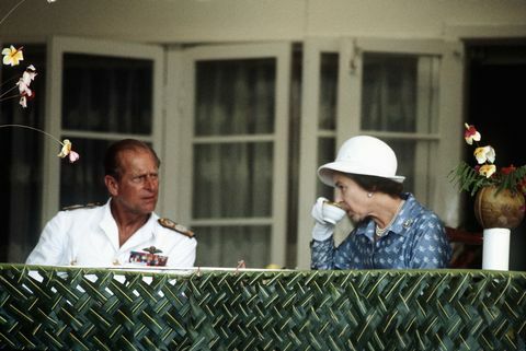 Karaliene Elizabete ll un princis Filips apmeklē Nauru
