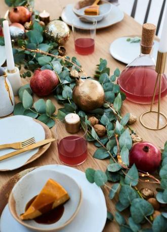 طاولة الكريسماس مستوحاة من الطبيعة من آنا بارنيت للموئل