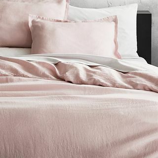 लिनन गुलाबी बिस्तर