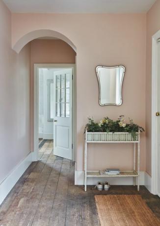 bordógömb rózsaszín folyosó
