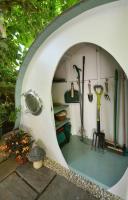 Regardez à l'intérieur de cette maison de Hobbit utilisée comme abri de jardin