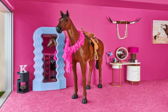 voit varata barbie's malibu Dreamhousen airbnb: stä