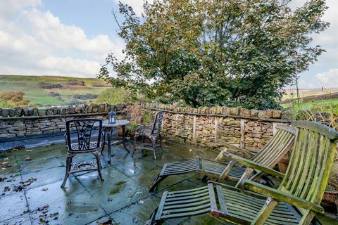 un bellissimo cottage in pietra del XVII secolo recentemente ristrutturato nel cuore delle valli dello Yorkshire è in vendita per ﻿ £ 775.000