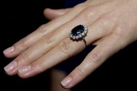 kate Middleton'ın nişan yüzüğü