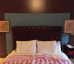 Lena Dunham koplieto šiks guļamistabas DIY