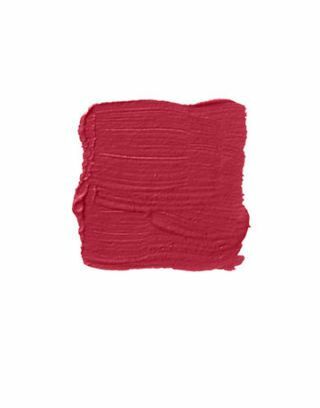 Jede Farbe von Rot erweckt einen Raum zum Leben und verleiht ihm Leben, insbesondere dieser Farbton.