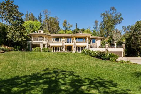 studiobyen, California -hjemmet som fungerte som utsiden av Kris Jenners bolig for å holde tritt med Kardashians