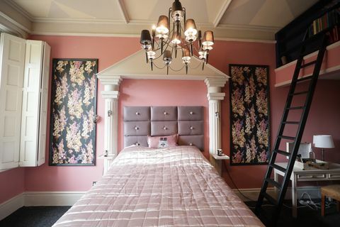 мастера дизайна интерьера, розовая спальня Питера, серия третья, серия вторая