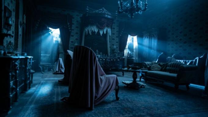 foto do set da mansão mal-assombrada da disney por jalen marlowe © 2023 disney enterprises, inc todos os direitos reservados