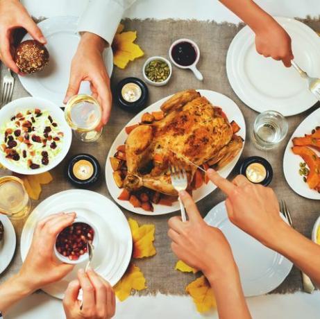 Rodinný koncept oslavy hlavného jedla na jeseň vďakyvzdania