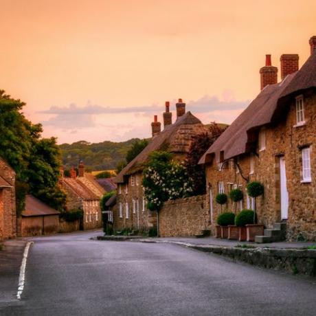 Jalan di Abbotsbury, Dorset, Inggris