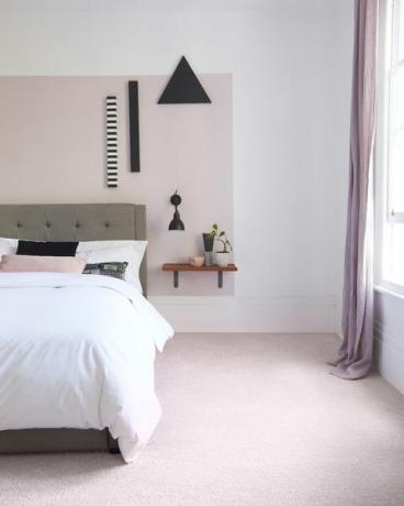 ห้องนอนสีชมพูและสีเทา พรม harbour beach saxony จากบ้าน คอลเลกชันที่สวยงามที่ carpetright