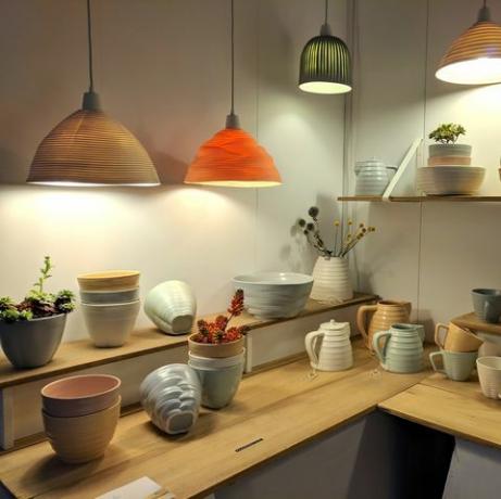 Interiérový design, pokoj, osvětlení, stínítko, světelný doplněk, lampa, keramika, keramika, pokojová rostlina, nábytek, 