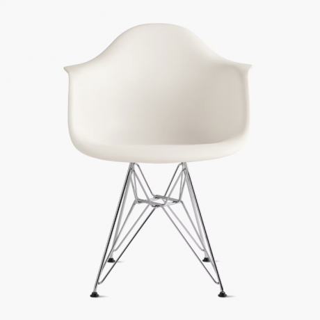 Eames oblikovana plastična fotelja