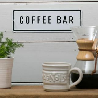 Coffee Bar Smaltovaný nápis