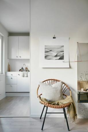 Blanco, Habitación, Muebles, Diseño de interiores, Piso, Producto, Propiedad, Pared, Casa, Mesa, 