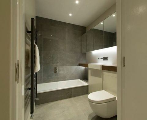 pieni asunnon kylpyhuone