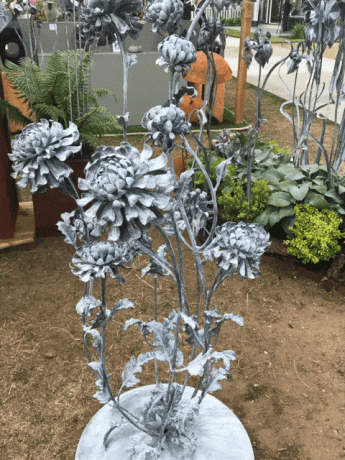 Trädgård/utomhus skulptur vid RHS Hampton Court Palace Flower Show 2017