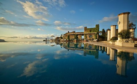 A piscina do Hotel Caruso em Ravello, Itália