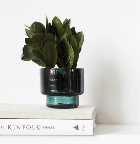 Teelichthalter aus Glas in Blaugrün als Blumentopf, Abode Living