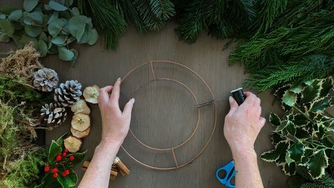 kako napraviti božićni vijenac