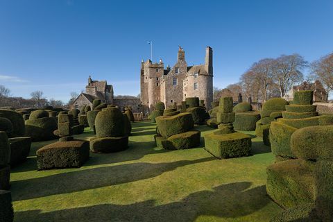 Замъкът Earlshall - Сейнт Андрюс - топиарий - Шотландия - Savills