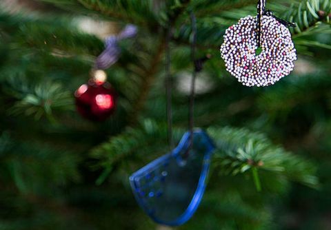 Karácsonyi dekoráció, karácsonyi dísz, ünnepi dísz, fény, dísz, karácsony, játék, ünnep, fenyőfélék családja, tűlevelű, 