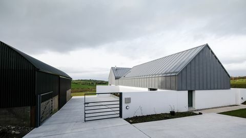 House Lessans, wyjątkowo prosty dom w hrabstwie Down, zaprojektowany przez McGonigle McGrath, otrzymał tytuł RIBA House of the Year 2019