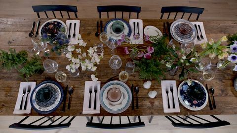 Asztal, étkészlet, italfogyasztó, bútor, asztalterítő, növény, virág, középpont, 