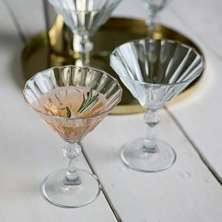 Kahden deco-cocktail-lasin sarja