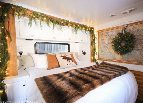 Camera da letto per camper di vita moderna di montagna