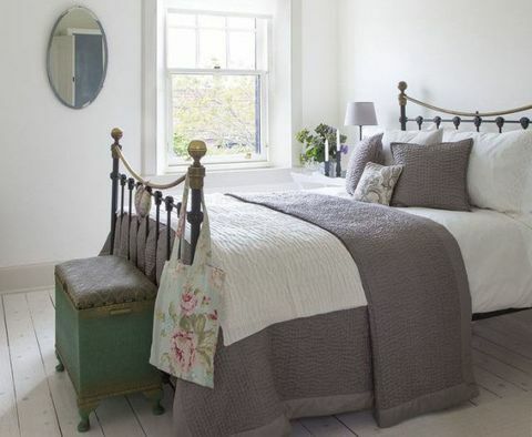 Pat, cameră, design interior, verde, podea, lenjerie de pat, proprietate, perete, material textil, dormitor, 
