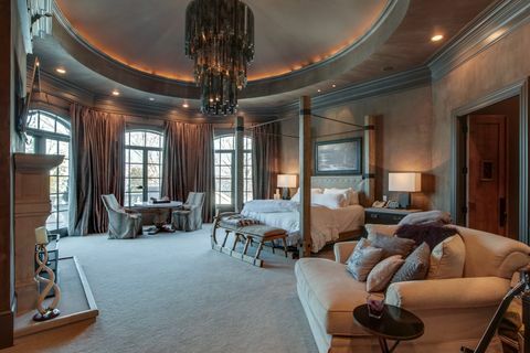 La mega mansión de Kelly Clarkson junto al lago en Tennessee está a la venta por $ 7.95 millones