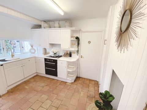 £ 100 budget renovering af køkken