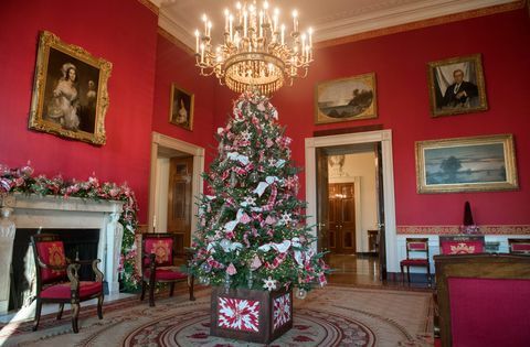 Χριστουγεννιάτικο δέντρο, Δωμάτιο, Χριστουγεννιάτικη διακόσμηση, Ακίνητα, Εσωτερική διακόσμηση, Κόκκινο, Χριστούγεννα, Σπίτι, Σαλόνι, Δέντρο, 