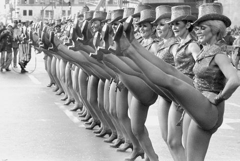 радио-сити rockettes kickline на параде macys 1976